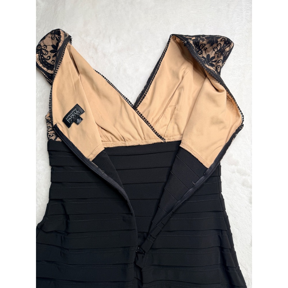 Adrianna Papell Petite Black Lace Bandage Cocktail Dress 8P Stretchy V-Neck, - Picture 7 of 9